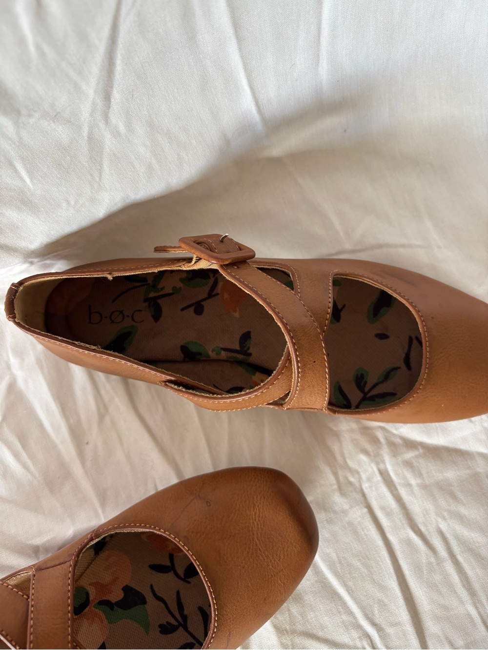 boc Tan Slip-On Flat - Picture 3 of 6